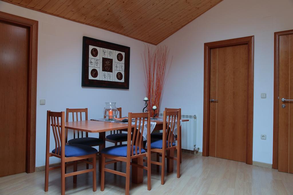 Vivienda Turistica Los Mesones Ágreda Quarto foto